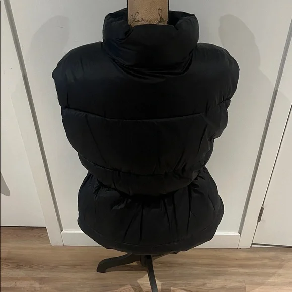 H&M Black Puffer Vest - Picture 5 of 9